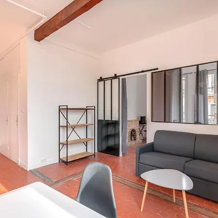Cosy And Trendy 2 Bedrooms Flat, Train Station/tramway Apartament *